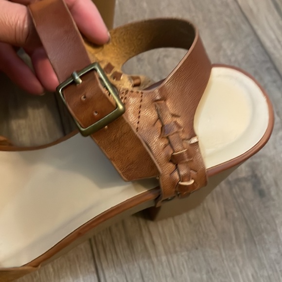 Heels - Picture 2 of 8